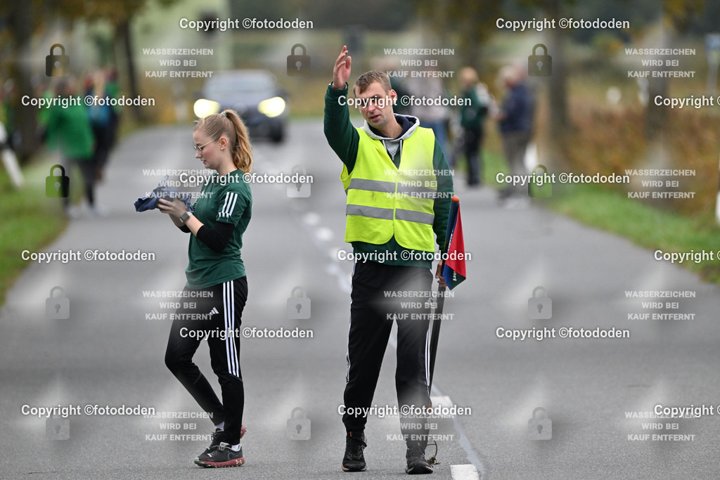 DSC_0166 | Maren Bents / Utarp-Schweindorf mit Bahnanweiser Lars Bruns