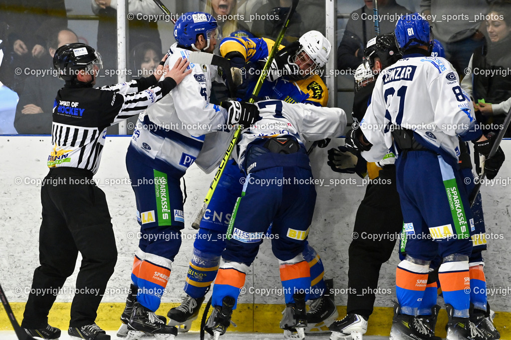 1. EHC Althofen vs. ESC Sparkasse Steindorf  | #81 Cimzar Tadej ESC Steindorf, #43 Oraze Martin ESC Steindorf, Faustkampf, #57 Wilfan Franz ESC Steindorf, #47 Rainer Michael EHC Althofen, #92 Ratz Patrick ESC Steindorf, #58 Goritschnig Martin EHC Althofen, 1. EHC Althofen vs. ESC Sparkasse Steindorf , 1. EHC Althofen vs. ESC Sparkasse Steindorf  am 08.03.2026 in Althofen (Stadthalle Althofen), Austria, (Photo by Bernd Stefan)