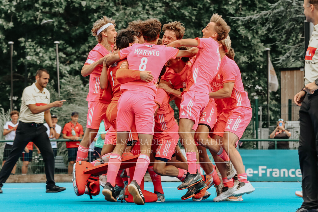 EM_MU18_F_GER-FRA_Lille_bearbeitet (330 von 433) | lanaschraderfotografie - Realisiert mit Pictrs.com