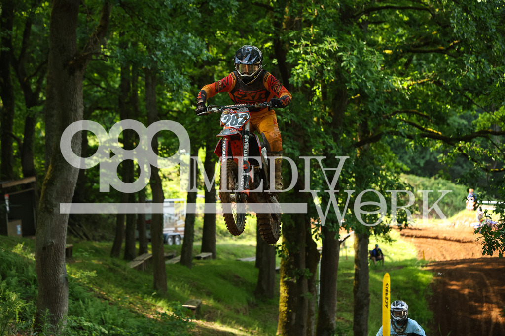 5E6A3571 | 989 MEDIAWORK