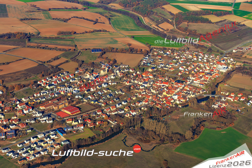 Das Luftbild der Stadt Hallerndorf wurde 2018 vom Flugzeug heraus erstellt (keine Drohne) Aufnahmehöhe ca.400 Meter- hohe Auflösung für beste Druck-Qualität