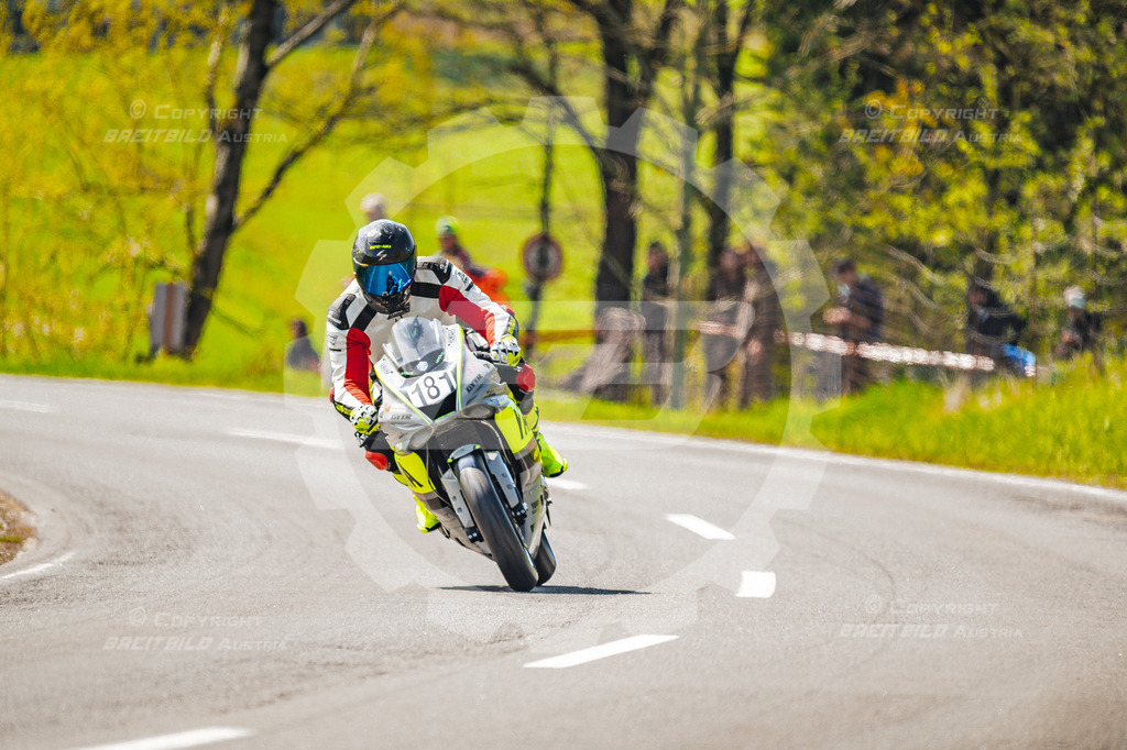 0720 - Bergrennen Landshaag2026 | BREITBILD Austria Webshop

Finde Fotos von: Breitbild, Breitbild Austria, Landshaag, Europeanbikers, KTM, BMW, Bergrennen, Bikeporn, Carporn, Bikes, Cars, Fotografie, Oberösterreich, Österreich, Berufsfotograf, Motorradteile Ganster, Julbach, Pannoniari - Realisiert mit Pictrs.com