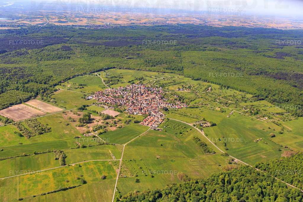Ortsansicht von Osten | Luftbild: Ortsansicht von Osten im Ortsteil Büchelberg in Wörth im Bundesland Rheinland-Pfalz in Deutschland. Foto: IMG_078371.jpg vom 08.05.2015 durch Werner Riehm/FLY-FOTO.de - Realisiert mit Pictrs.com