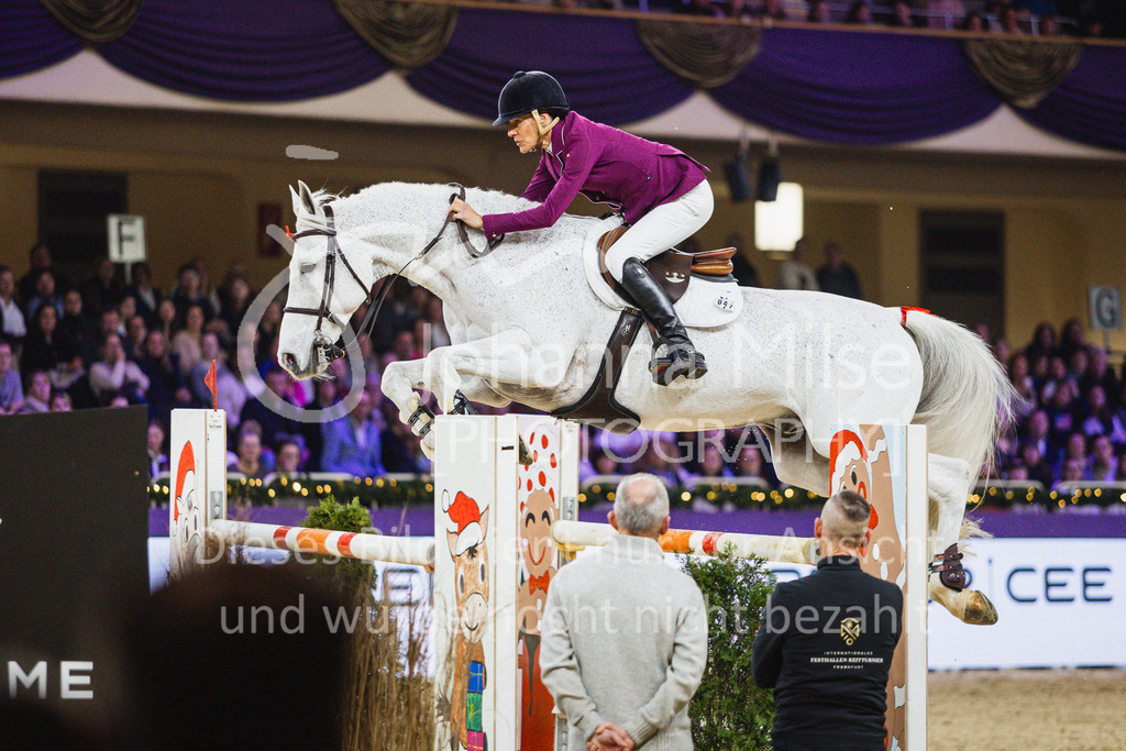 251221_IFRF_Jumping_GP-127 | Deine schönsten Turniermomente als professionelle Fotos! Entdecke hochwertige Pferdesport-Fotografie im Online-Shop. Jetzt Fotos finden & bestellen!
