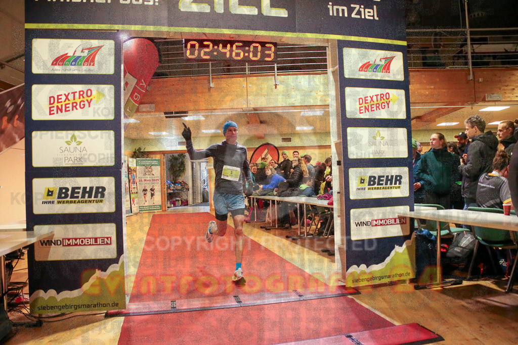 241208_1148_EX1_6616 | Sportfotografie im Rhein-Sieg Kreis, Köln, Bonn, NRW, Rheinland Pfalz, Hessen, etc. Unser Tätigkeitsfeld umfasst den Laufsport vom Volkslauf über den Marathon, Duathlon, Triathon bis zum Ultralauf wie Kölnpfad Ultra oder Schindertrail.