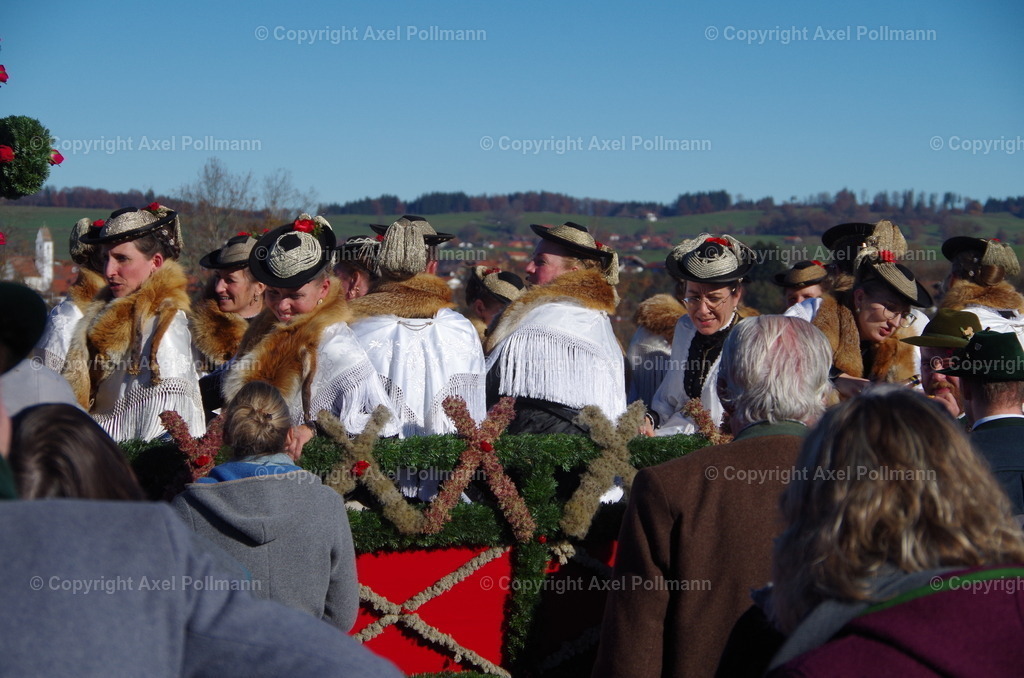 IMGP7760 | fotografiert von Axel PollmannLeonhardi Wallfahrt Benediktbeuern und Murnau, Fronleichnam, Fasching, Landschaft im Loisachtal und Benediktbeuern  - Realisiert mit Pictrs.com