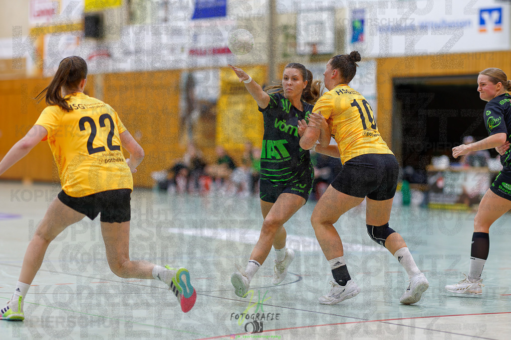 Frauen Oberliga Mitte (HHV); HSG Kleenheim/Langgöns II - HSG Eibelshausen/Ewersbach | Frauen Oberliga Mitte (HHV); HSG Kleenheim/Langgöns II - HSG Eibelshausen/Ewersbach am 01.11.2025 in Oberkleen (Weidig-Halle)Photo © 2025 - Jörg Heinrich - Realisiert mit Pictrs.com