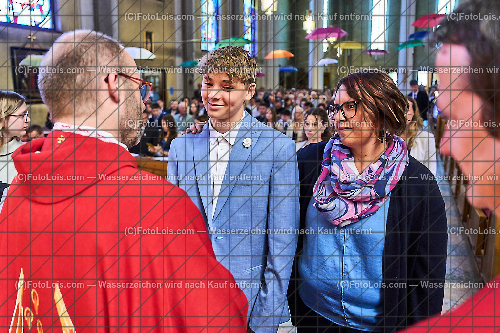 ALP0995_PfarrFirmung Wieselburg_Firmvorgang | (C)FotoLois.com, Alois Spandl, Firmung in der Pfarrkirche Wieselburg mit Generalvikar Dr. Christoph Weiss, Dechant Pfarrer Daniel Kostrzycki und Monignore Franz Dammerer, Sa 15. Juni 2024.