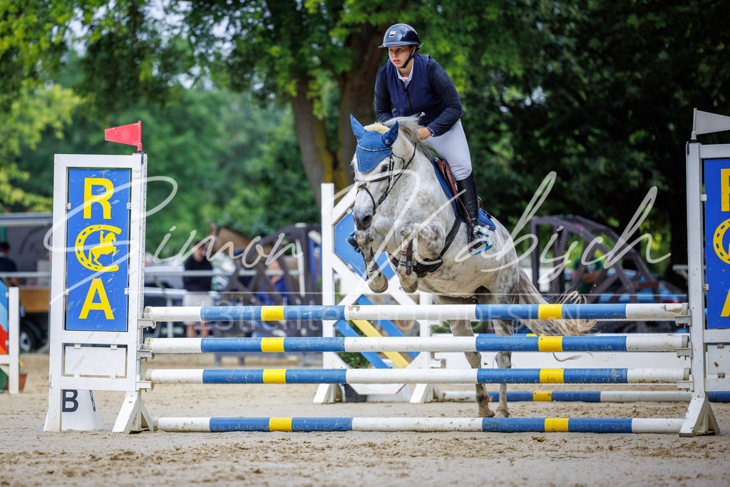 20260705-_3LI3871 | Tierfotografie Pferde, Hunde, Katzen, Haustiere.
Turnierfotografie Reitturniere, Reiten, Springreiten, Dressur in Hanau, dem Main-Kinzig-Kreis und dem Rhein-Main- Gebiet um Frankfurt