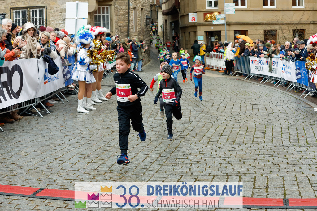 400m AOK Junior Cup | 3 Koenigslauf 2024 400m AOK Junior Cup - Realisiert mit Pictrs.com