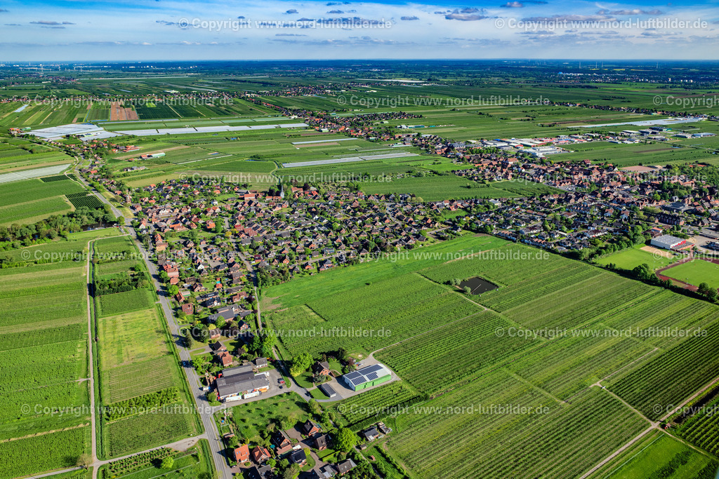 Jork_Borstel_ELS_9737070524 | JORK 07.05.2024 Ortsansicht im Obstanbaugebiet Altes Land Jork Borstel im Bundesland Niedersachsen, Deutschland. // Location in the fruit-growing area Altes Land Jork Borstel in the state of Lower Saxony, Germany. Foto: Martin Elsen