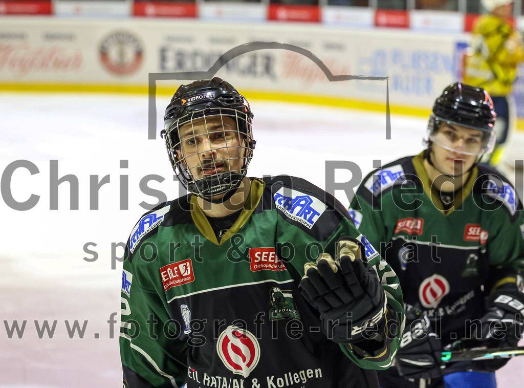2022-12-16_100_TSV_Erding_gegen_EC_Pfaffenhofen | Erding, Deutschland, 16.12.2022:
Eishockey, Bayernliga 2022 / 2023, 21. Spieltag, TSV Erding gegen EC Pfaffenhofen, Endergebnis: 14:1

Dominik Wagner (Erding Gladiators, #12)

Foto: Christian Riedel / fotografie-riedel.net