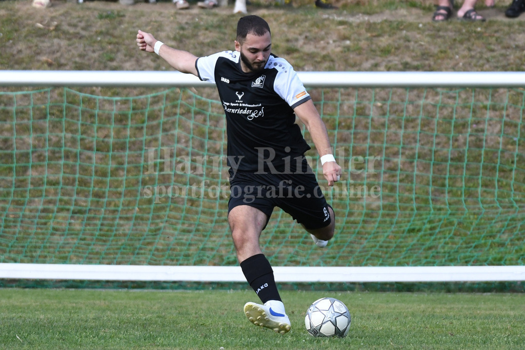 SpVgg GW Deggendorf | Arian Spahiu (SpVgg GW Deggendorf #8) - Realisiert mit Pictrs.com