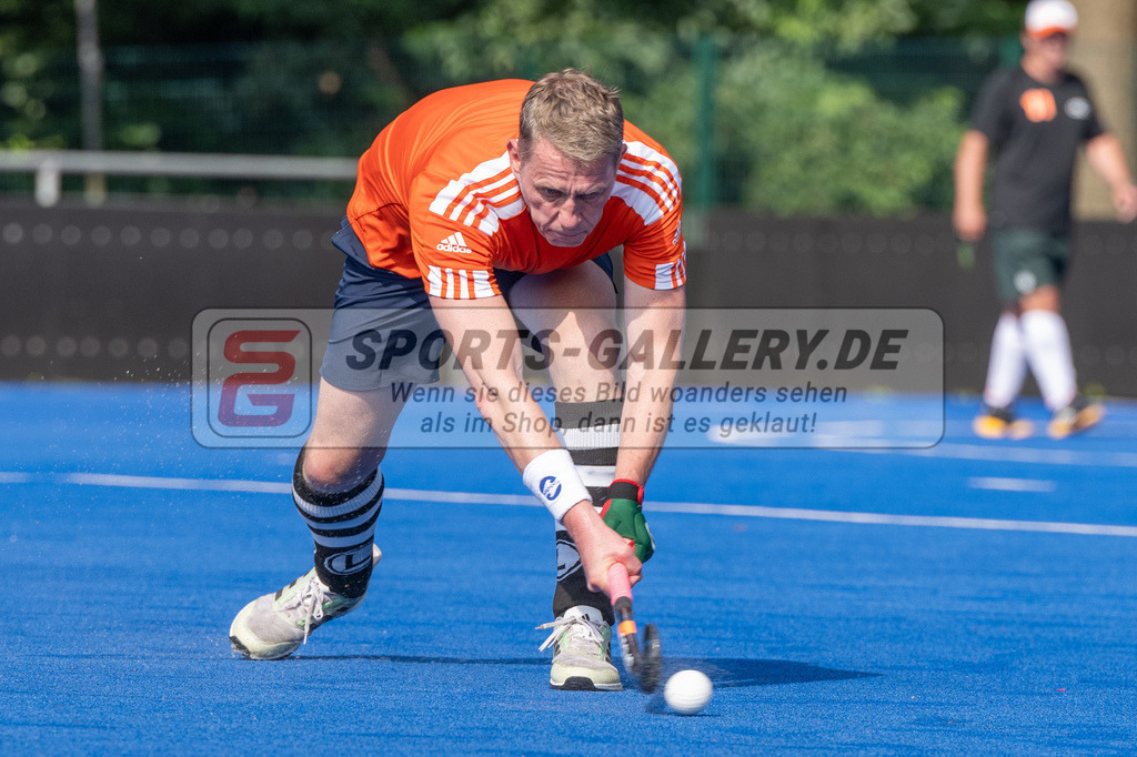 SFE_20240817_0019 | Krefeld, Deutschland, 17.08.2024:  European Cup for Recreational Hockey Players im KTHC Stadion Rot-Weiss Köln Tennis and Hockey Club am 17.08.2024 in Krefeld, Deutschland. (Foto von Stephan Fehrmann)Krefeld, Germany, 17.08.2024: European Cup for Recreational Hockey Players in KTHC Stadion Rot-Weiss Köln Tennis and Hockey Club at 17.08.2024 in Krefeld, Deutschland. (Foto from Stephan Fehrmann)