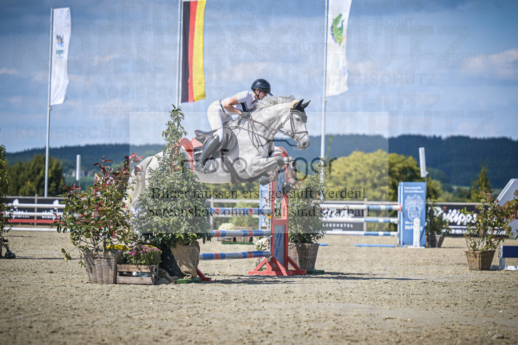 DOS_2198 | Entdecke hochwertige Reitturnierfotos von Foto Oger. Professionell, emotional und authentisch – jetzt Lieblingsmomente im Shop bestellen.Deutschlandweite Turnierfotografie. - Realisiert mit Pictrs.com