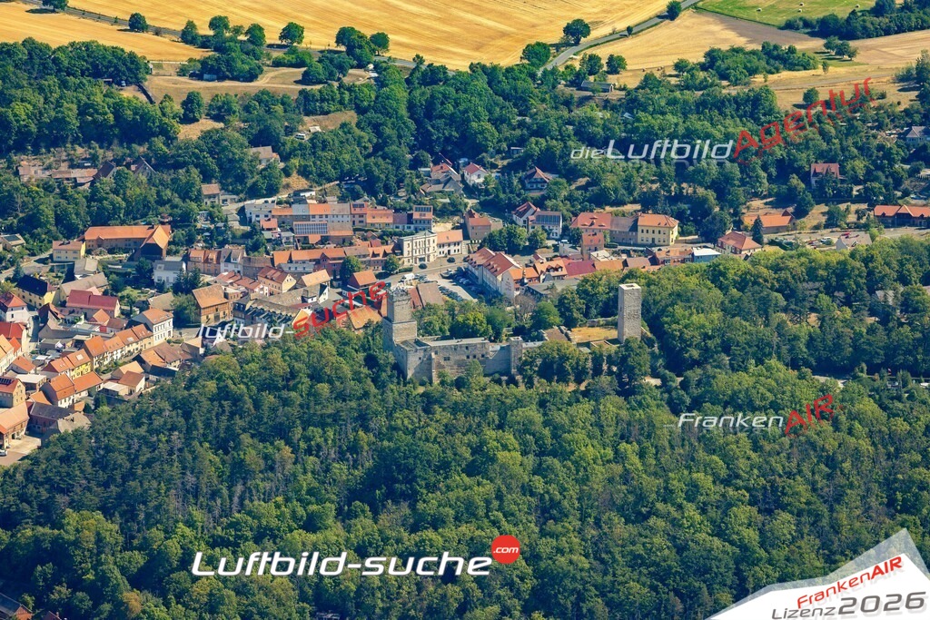 Das Luftbild der Stadt Eckartsberga wurde 2022 vom Flugzeug heraus erstellt (keine Drohnen-Aufnahmen) Aufnahmehöhe ca.450 Meter- hohe Bildauflösung und Druck-Qualität. Garantiert!