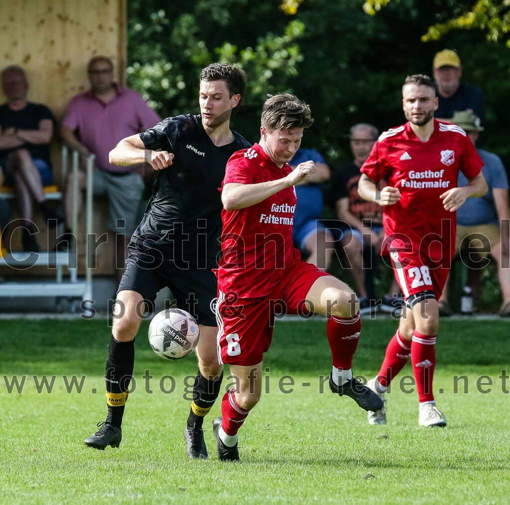 2023-09-17_093_DJK_Ottenhofen_gegen_FC_Finsing_II | Ottenhofen, Deutschland, 17.09.2023:
Fußball, Kreisklasse 2023 / 2024, 7. Spieltag, DJK Ottenhofen gegen FC Finsing II, Endergebnis: 3:0

Thomas Lippacher (DJK Ottenhofen, #19), Maximilian Eberhardtg (FC Finsing, #6)

Foto: Christian Riedel / fotografie-riedel.net