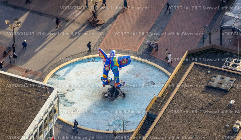 Duisburg230100634 | Luftbild, Skulptur Lifesaver in der Fußgängerzone Königstraße, Altstadt, Duisburg, Ruhrgebiet, Nordrhein-Westfalen, Deutschland
