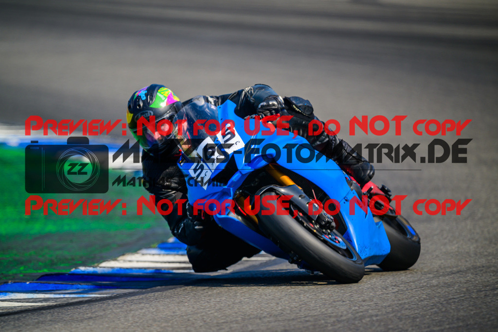 MaZZes_Fotomatrix_20250816_6007705_4617-2 | WEISS