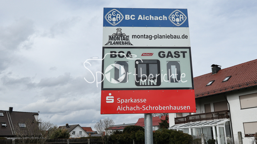 BCA-Platz Aichach | Die Heimspielstätte des BC Aichach / Sportplatz an der Schrobenhausener Strasse / Aichach / Bayern / Kreisliga Ost / Bayernliga Süd Meister / Anzeigentafel
