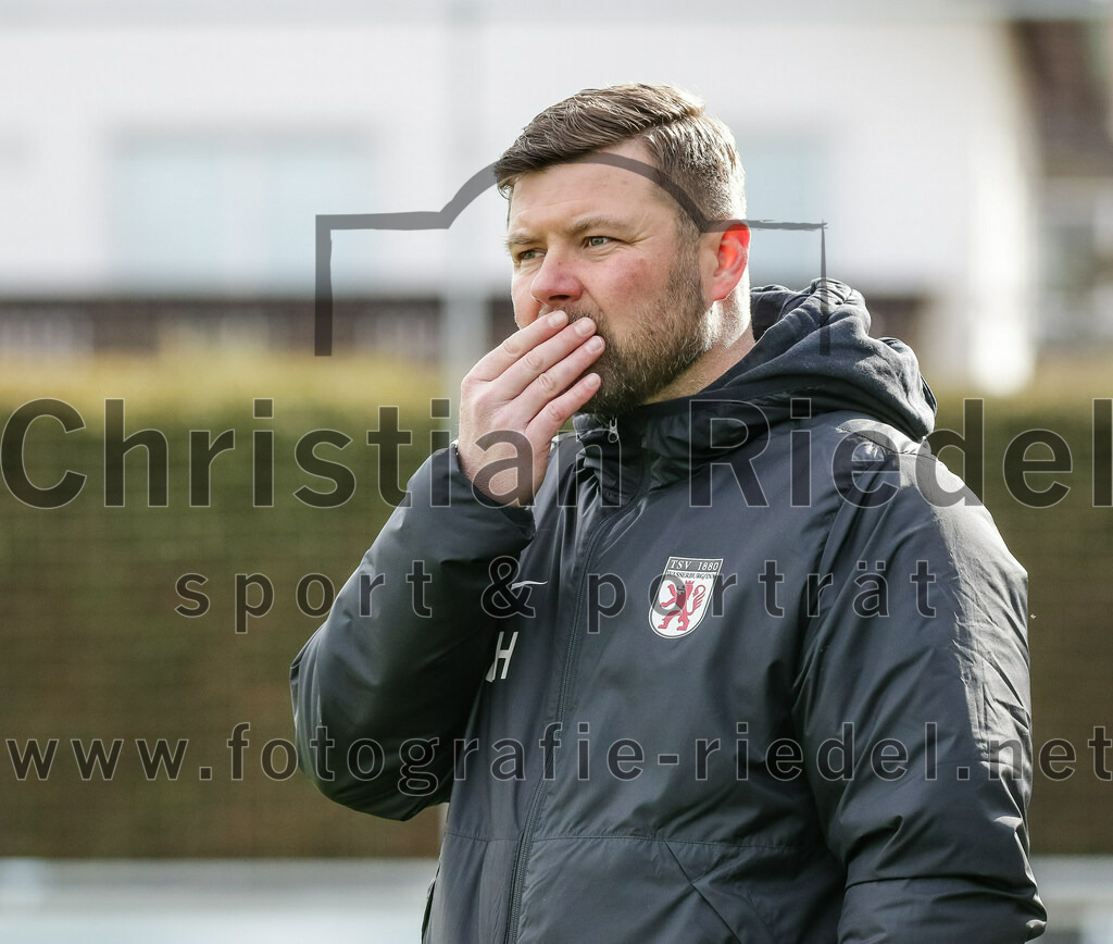 2024-02-24_078_FC_Schwaig_gegen_TSV_1880_Wasserburg | Oberding, Deutschland, 24.02.2024:
Fußball, 2. Runde Qualifikation TOTO-Pokal 2023 / 2024, 1. Spieltag, FC Schwaig gegen TSV 1880 Wasserburg, Endergebnis: 2:3

Trainer Florian Heller (TSV 1880 Wasserburg)

Foto: Christian Riedel / fotografie-riedel.net