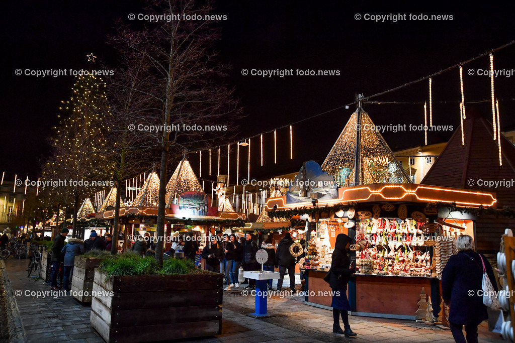 Christkindlmarkt_ Hauptplatz Linz_ 23.11.2022-12 | 23.11.2022, Linz, AUT, Christkindlmarkt, Hauptplatz Linz, Weihnachtsdekoration, im Bild Christkindlmarkt, Hauptplatz Linz, Huetten, Standln