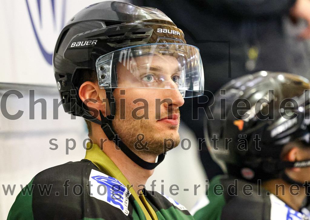 2022-09-23_155_TSV_Erding_gegen_EV_Fuessen | Erding, Deutschland, 23.09.2022:
Eishockey, Bayernliga 2022 / 2023, Testspiel, TSV Erding gegen EV Füssen, Endergebnis: 1:3

Bastian Cramer (Erding Gladiators, #34)

Foto: Christian Riedel / fotografie-riedel.net