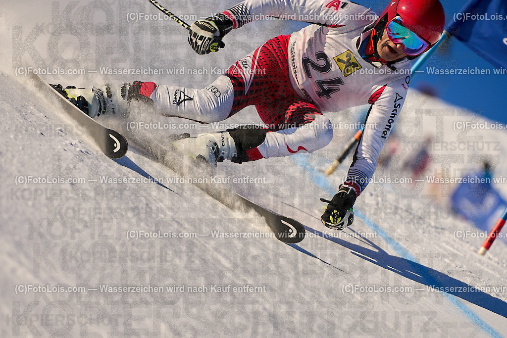 ALP2541_MASTERS-Cup_GS-B Herrn_Deutscher Peter | (C)FotoLois.com, Alois Spandl. FIS Masters-Cup Wildschönau, Giant Slalom auf der Piste Schatzberg GS, Siegerehrung auf dem Dorfplatz Niederau, Sa 13. Januar 2024.