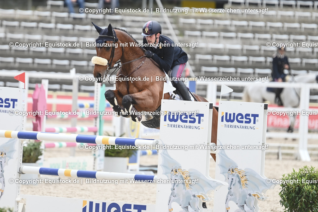 20230514_CCI4_Springen_0137 | equistock