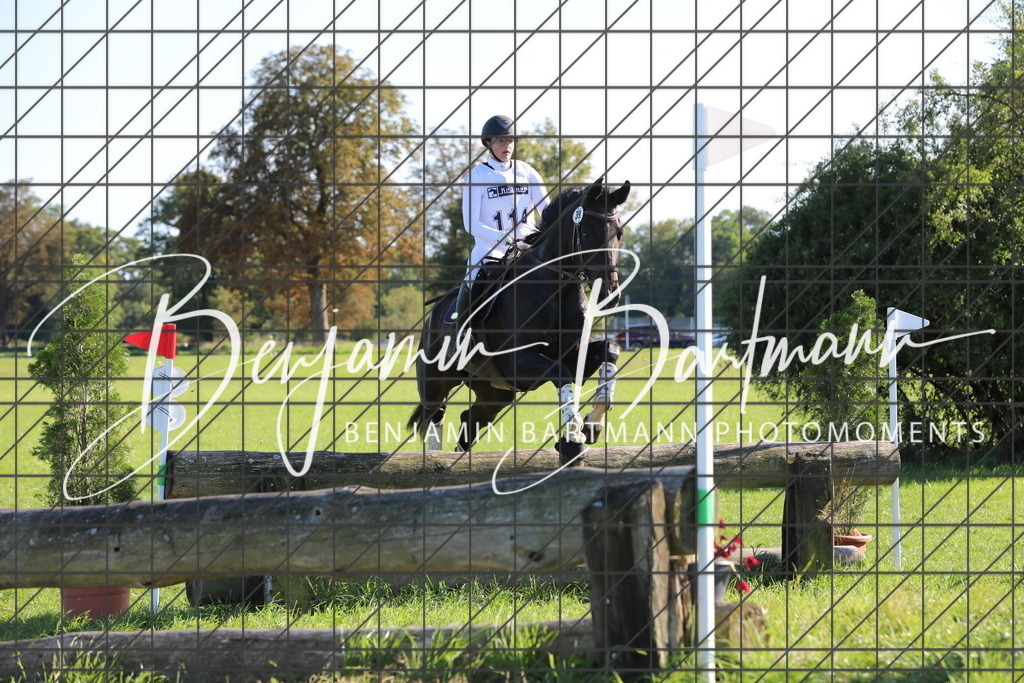 AZ2A1222 | Benjamin Bartmann Photomoments