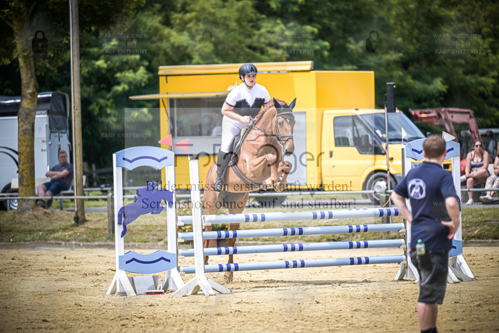 DOS_1111 | Entdecke hochwertige Reitturnierfotos von Foto Oger. Professionell, emotional und authentisch – jetzt Lieblingsmomente im Shop bestellen. - Realisiert mit Pictrs.com