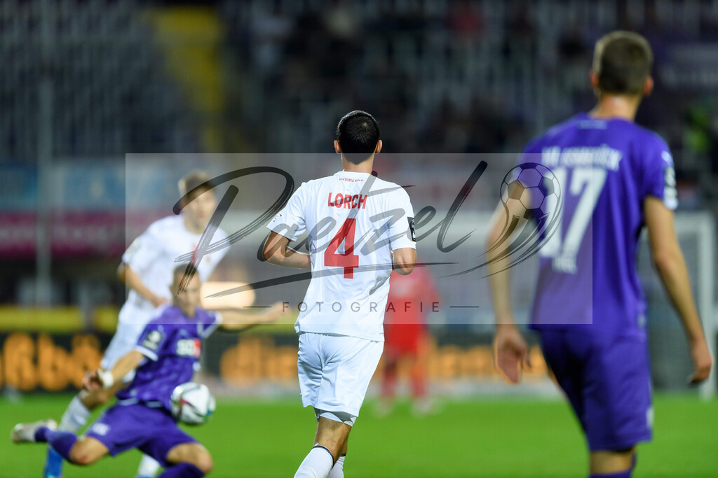 OSNVKO20210906_30 | Fussball, Herren:   beim Spiel der 3. Liga zwischen VfL Osnabrueck und FC Viktoria Koeln im Stadion an der Bremer Bruecke am 06.09.2021 in Osnabrueck, Deutschland.DFB / DFL REGULATIONS PROHIBIT ANY USE OF PHOTOGRAPHS AS IMAGE SEQUENCES AND/OR QUASI-VIDEO. - Realisiert mit Pictrs.com