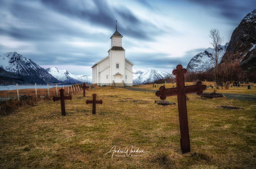 Die alte Holzkirche von Gimsoy | Andre Wandrei - Nature Artworx - Realisiert mit Pictrs.com