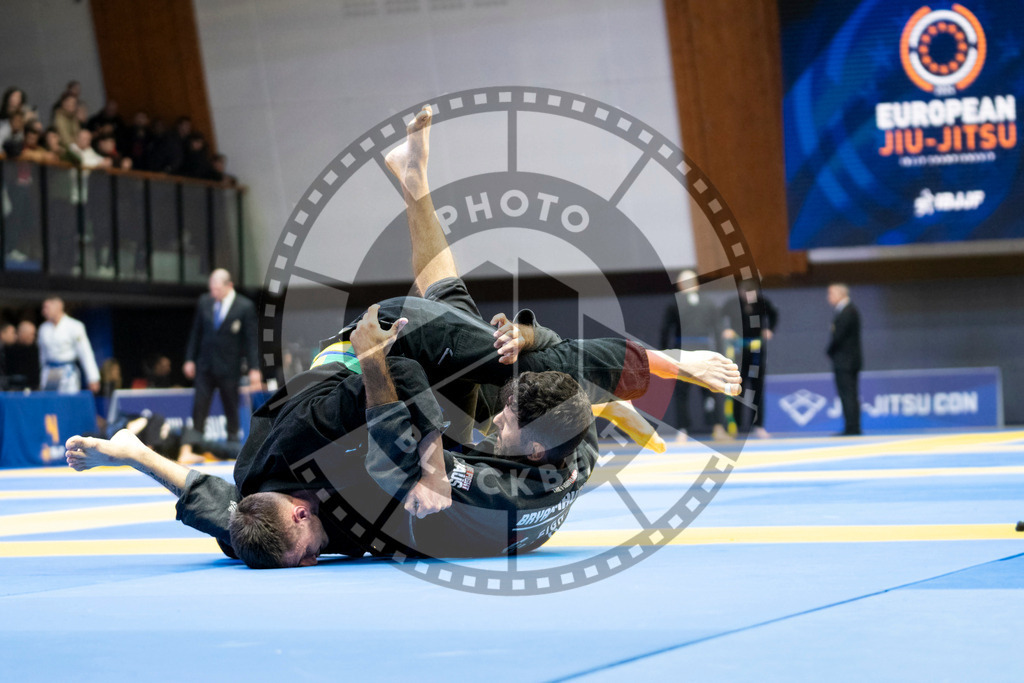 20240121PBB5581-2 | Fighters compete during the second day of the IBJJF European Championship in Paris, France, on January 21, 2024.