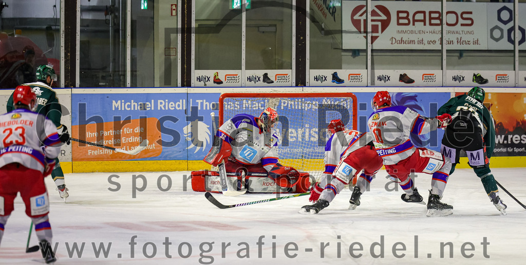 2025-11-30_092_TSV_Erding_gegen_EC_Peiting | Erding, Deutschland, 30.11.2025:Eishockey, Oberliga Süd 2025 / 2026, 22. Spieltag, TSV Erding gegen EC Peiting, Endergebnis: 5:1Torwart Andreas Magg (EC Peiting, #32)Foto: Christian Riedel / fotografie-riedel.net