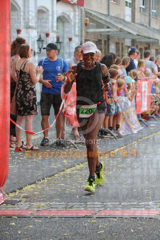 220625_1652_EX1_5243 | Sportfotografie im Rhein-Sieg Kreis, Köln, Bonn, NRW, Rheinland Pfalz, Hessen, etc. Unser Tätigkeitsfeld umfasst den Laufsport vom Volkslauf über den Marathon, Duathlon, Triathon bis zum Ultralauf wie Kölnpfad Ultra oder Schindertrail.