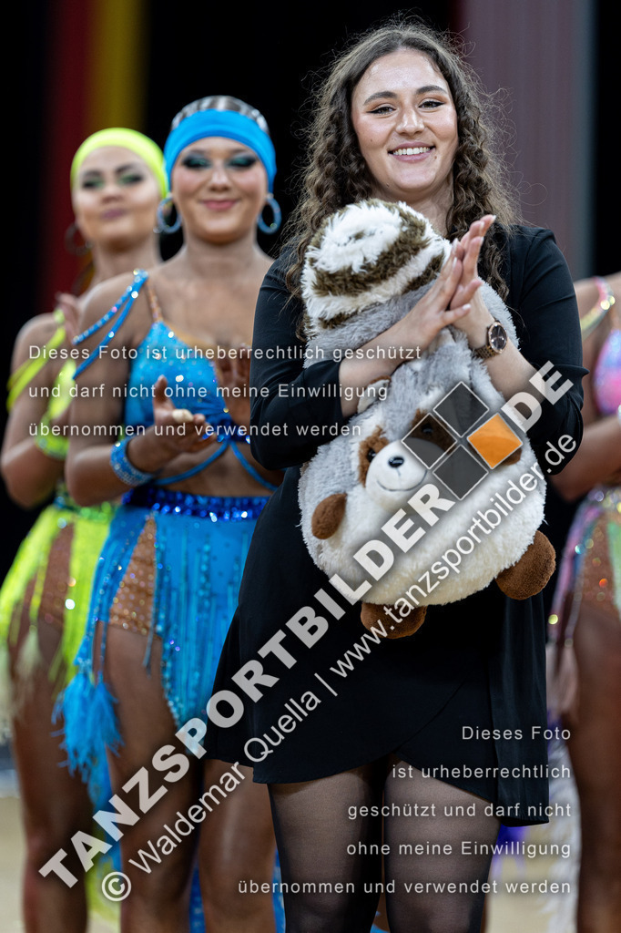 20240310-01890 | Hier finden Sie Tanz Bilder vom Latein und Standard Formationen tanzen. Sportbilder vom Tanzsport. Schöne Fotos und von Weltmeisterschaft, Europameisterschaft, Bundesliga, Regionalliga, Oberliga und Landesliga sowie von GOC Stuttgart, DanceComp, WM Bremen