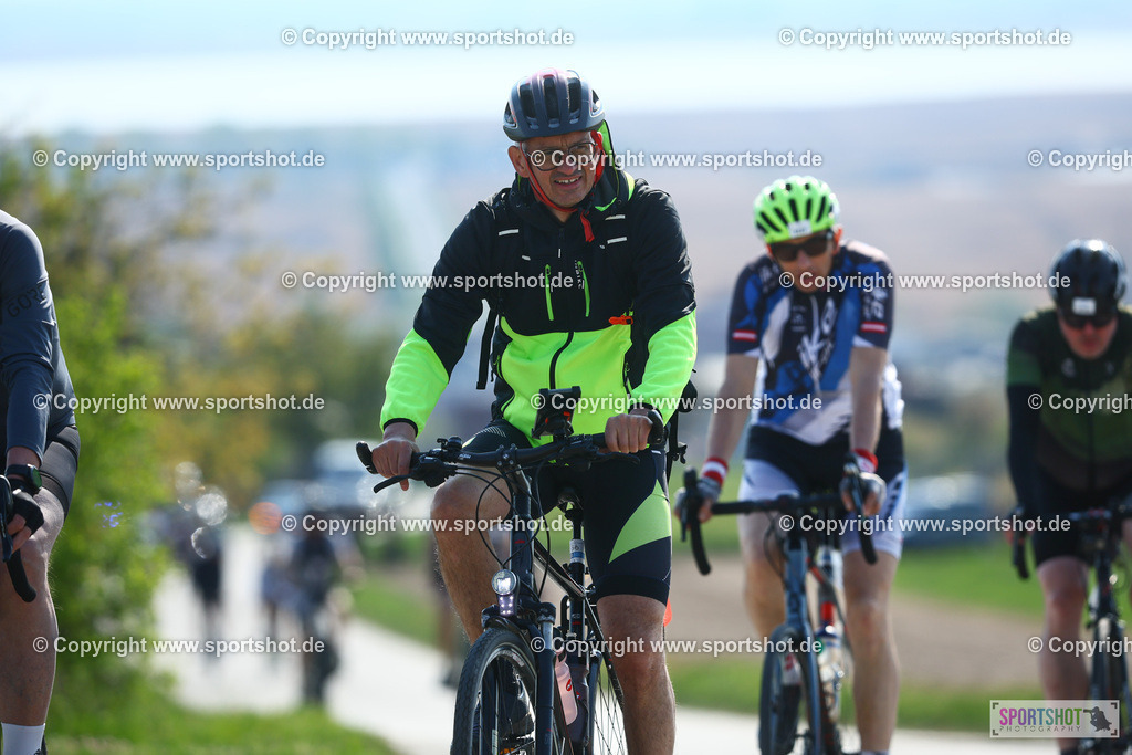 325_TRA55507 | Neusiedlersee Radmarathon 2026@sportshot_your_pictrs #yourpictures#roadtowm2029 #nrm #neusiedlerseeradmarathon #neusiedlersee #neusiedlerseetourismus #burgenland #mörbisch #nrm26 #burgenlandtourismus #voglundco #poweredbyburgenlandtourismus #radsport #rad #marathon #ucigranfondo #visitburgenland #ucigranfondoworldseries