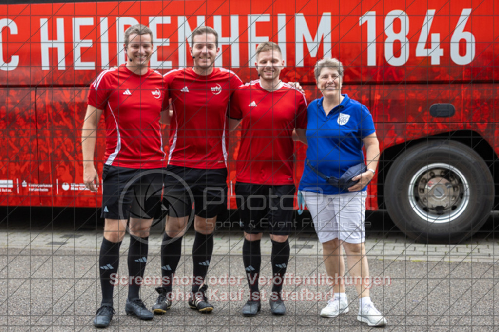 20250706_145305_0338 | #,TSG Salach (blau) vs. 1.FC Heidenheim (rot), Fußball, Freundschaftsspiel - WfV, Saison 2025/2026, Rasensportplatz, Staufenecker Str. 41, 73084 Salach, 06.07.2025 - 15:30 Uhr,Foto: PhotoPeet-Sportfotografie/Peter Harich