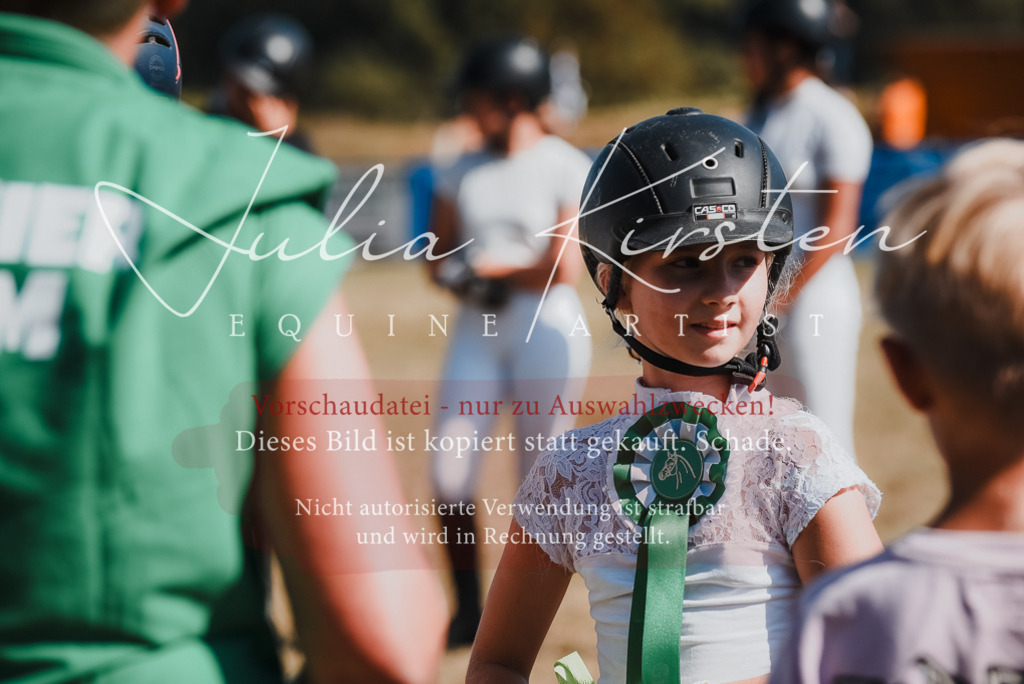 DSC_6351 | Pferde- und Turnierfotografie in Westsachsen. Pferdeportraits, Auftragszeichnungen und intuitive Kunst.