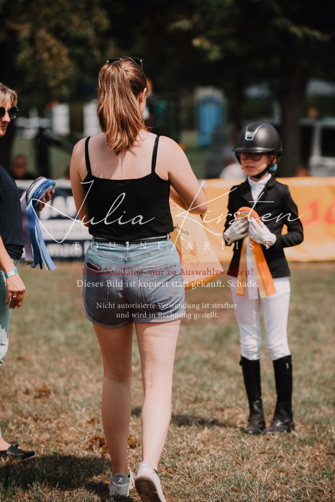 DSC_6342 | Pferde- und Turnierfotografie in Westsachsen. Pferdeportraits, Auftragszeichnungen und intuitive Kunst.