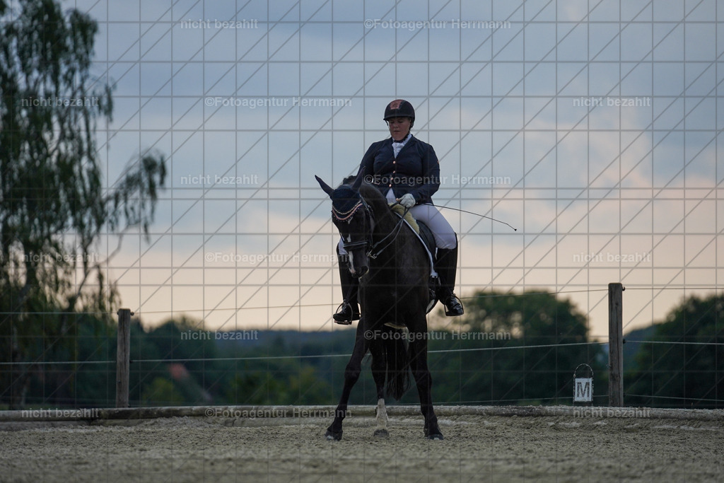 20230826-FAH06362 | Forstinning, 2023, Dressurturnier, Turniersportbilder, Turnierfotografen Bayern, Fotoagentur Herrmann, Reitsportfotografie, Turnierbilder