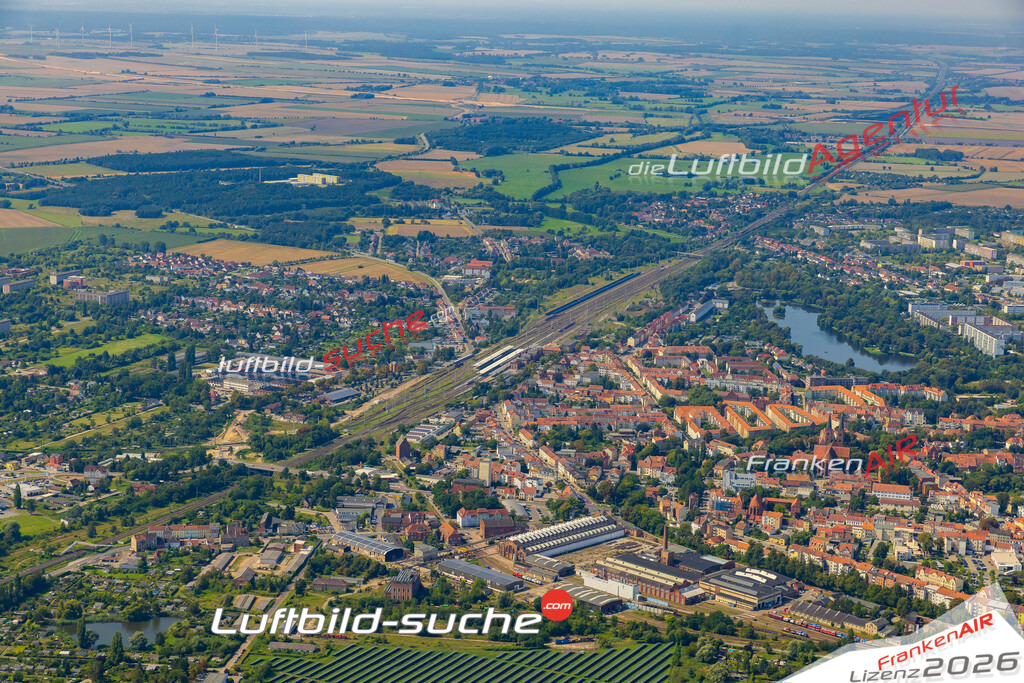 Luftaufnahme der Stadt Stendal - Die Luftaufnahme wurde 2025 vom UL-Flugzeug heraus erstellt ( keine Drohne ) - Hochauflösende Luftaufnahme - für professionelle Ausdrucke geeignet. Die Geschenkidee !Hier alle&nbsp;Infos zur Lizenzierung der LuftaufnahmeWir fliegen auch dieses Jahr wieder in Ihre Region um Luftbilder zu erstellen.- Luftbild anfragen