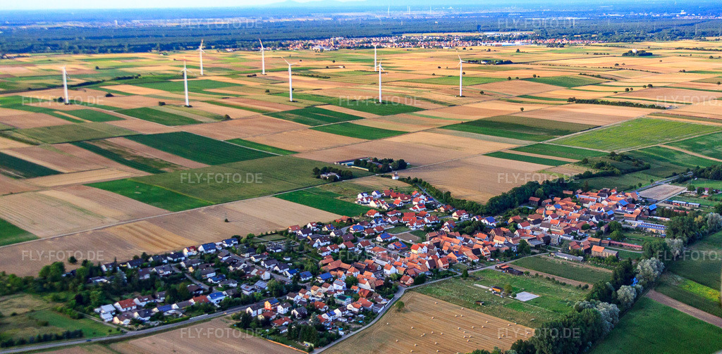 Luftbild: Dorfansicht aus Südwesten in Herxheimweyher im Bundesland Rheinland-Pfalz in Deutschland. Foto: IMG_51432.jpg vom 04.08.2012 durch Werner Riehm/FLY-FOTO.de