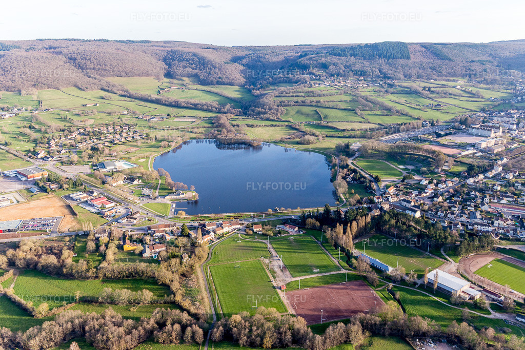 Vue aérienne: (Bourgogne) à Autun dans le département Saône et Loire, France. Photo: IMG_105459.jpg prise le 01/04/2018 par Werner Riehm/FLY-FOTO.euRésolution de l'original: 5472 x 3648 px
