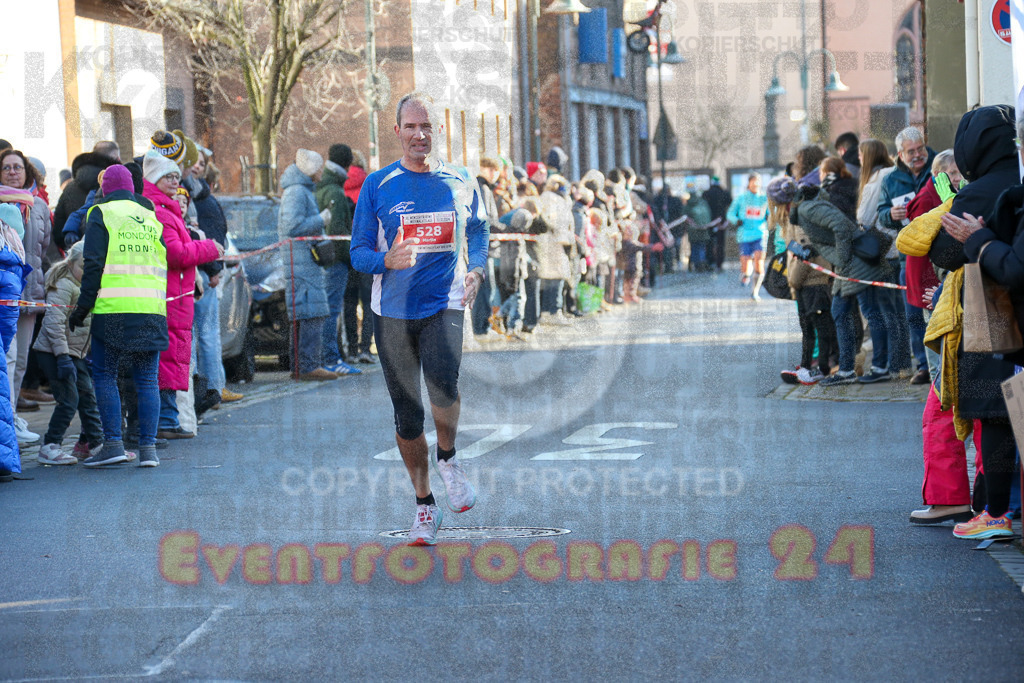 241201_1221_EX1_1831 | Sportfotografie im Rhein-Sieg Kreis, Köln, Bonn, NRW, Rheinland Pfalz, Hessen, etc. Unser Tätigkeitsfeld umfasst den Laufsport vom Volkslauf über den Marathon, Duathlon, Triathon bis zum Ultralauf wie Kölnpfad Ultra oder Schindertrail.