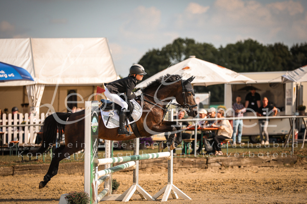 01.FrSpE00204 | Leoni Ertmer Photography - Realisiert mit Pictrs.com