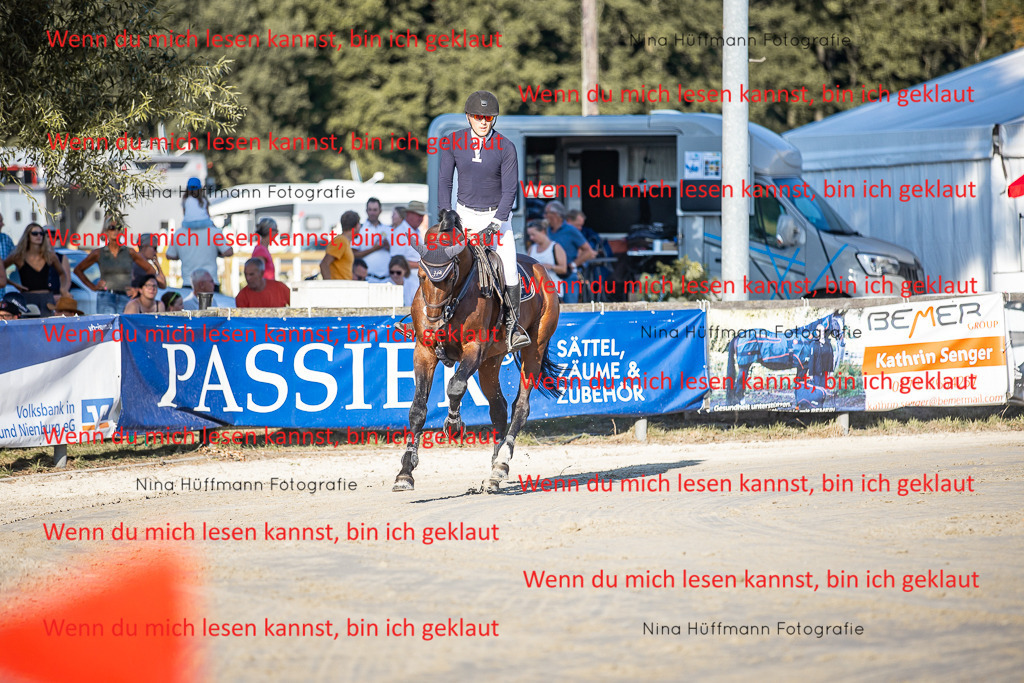 BK1A8758 | Turnierbilder Turnierfotos Nina Hüffmann Turnierfotografie Pferdefotografie Tierzeichnung Haustierzeichnung Pferdezeichnung Hundezeichnung Videograf  - Realisiert mit Pictrs.com