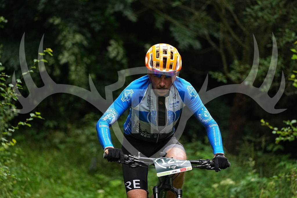 FC109610 | Fotogalerie der Treibjagd im Dunkelwald - Dein MTB Etappenrennen im Erzgebirge - Realisiert mit Pictrs.com