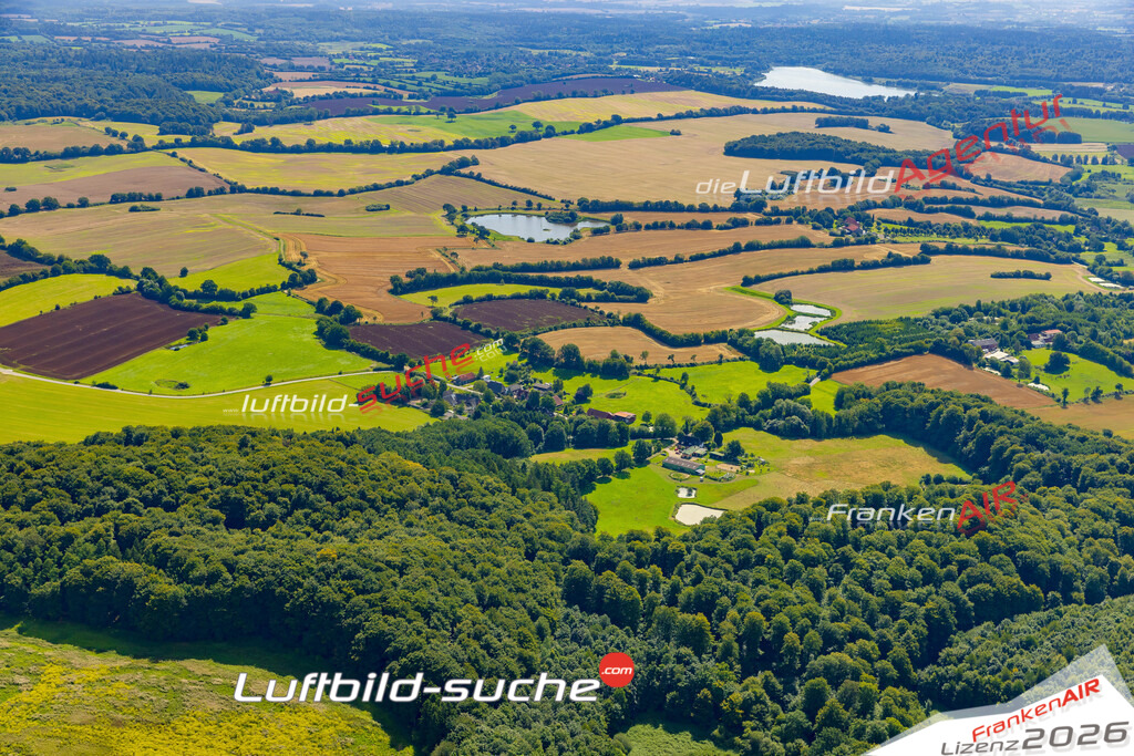 Schrägluftbild  Bergfeld  Kasseedorf - Das Luftbild wurde 2025 vom UL-Flugzeug heraus erstellt (ohne Drohne- keine Drohnenaufnahme ) - Hochauflösende Luftaufnahme -Nicht vergleichbar mit Google Maps oder Satelittenbilder- Die Geschenkidee !Mit Lizenz und Bildrechte bestellbar